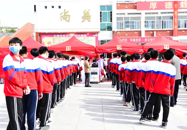 脊柱側(cè)彎篩查 脊柱側(cè)彎篩查