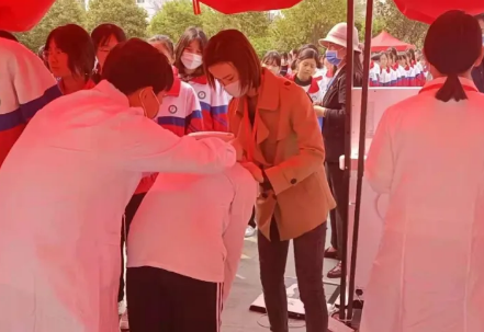 脊柱側(cè)彎檢查 脊柱側(cè)彎檢查