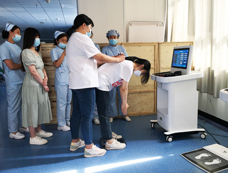 脊柱側(cè)彎篩查 脊柱側(cè)彎篩查